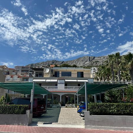 Apartmani “Kresimir” أوميس المظهر الخارجي الصورة