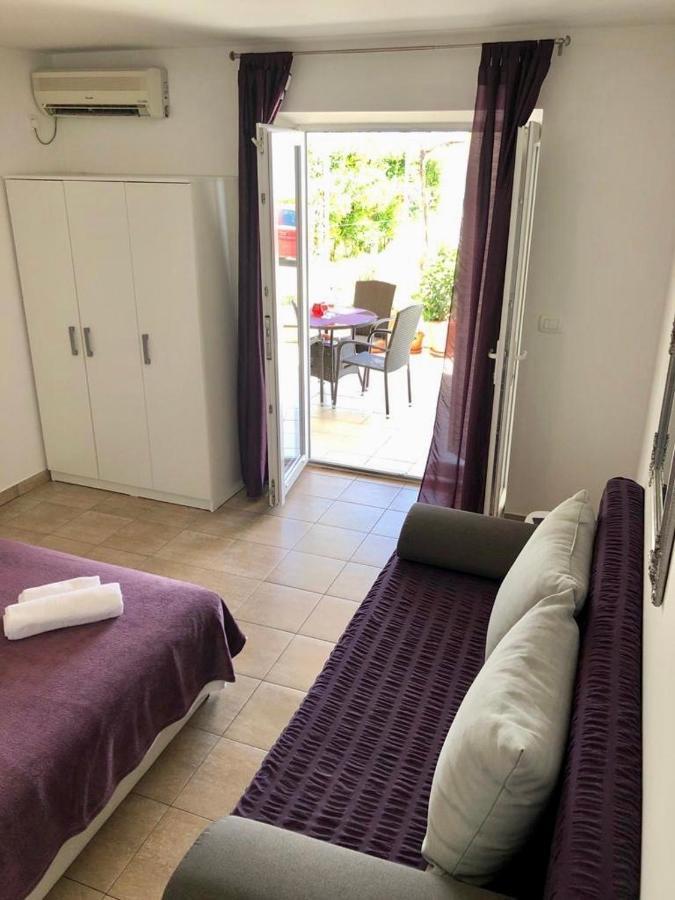 Apartmani “Kresimir” أوميس المظهر الخارجي الصورة