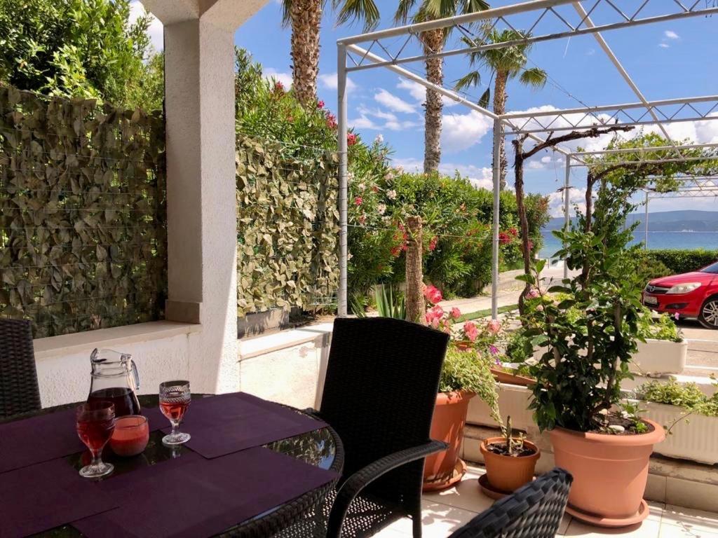 Apartmani “Kresimir” أوميس المظهر الخارجي الصورة