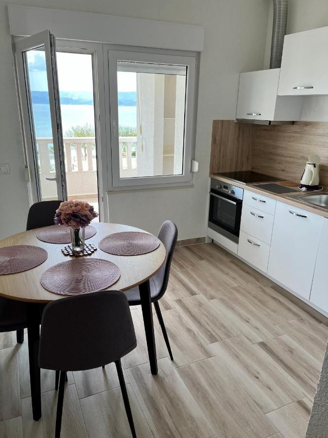 Apartmani “Kresimir” أوميس المظهر الخارجي الصورة