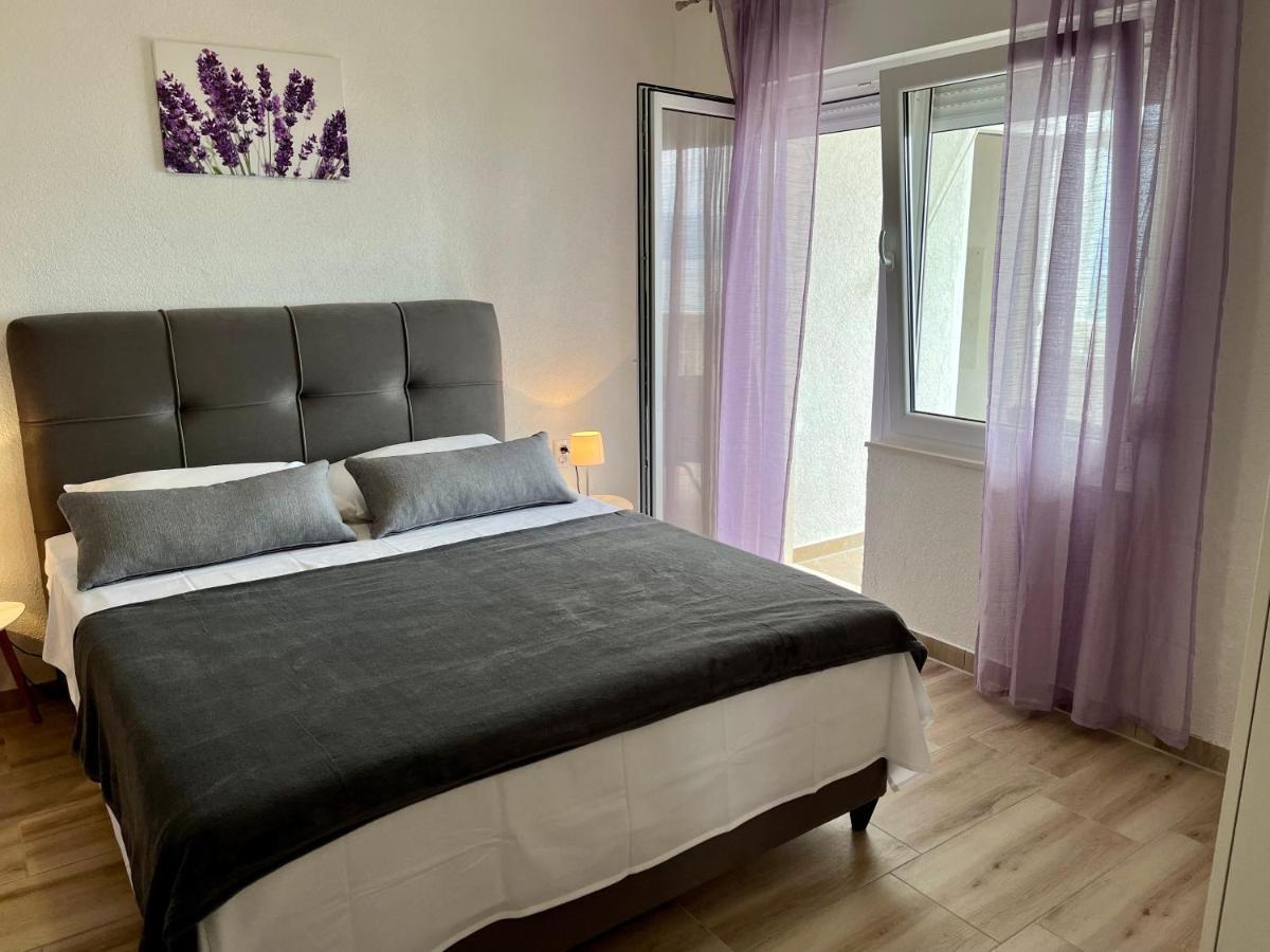 Apartmani “Kresimir” أوميس المظهر الخارجي الصورة