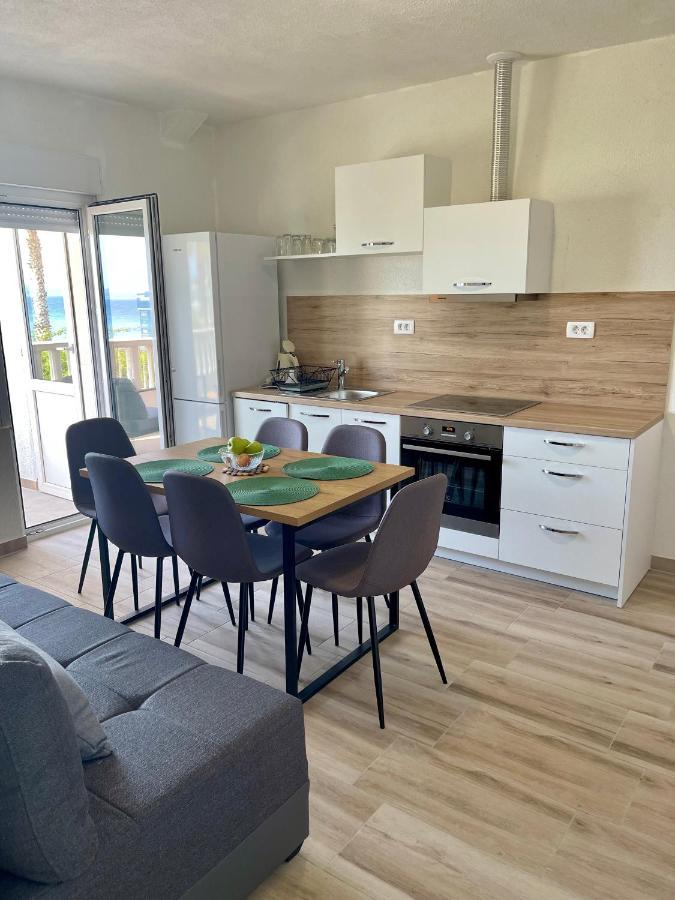 Apartmani “Kresimir” أوميس المظهر الخارجي الصورة