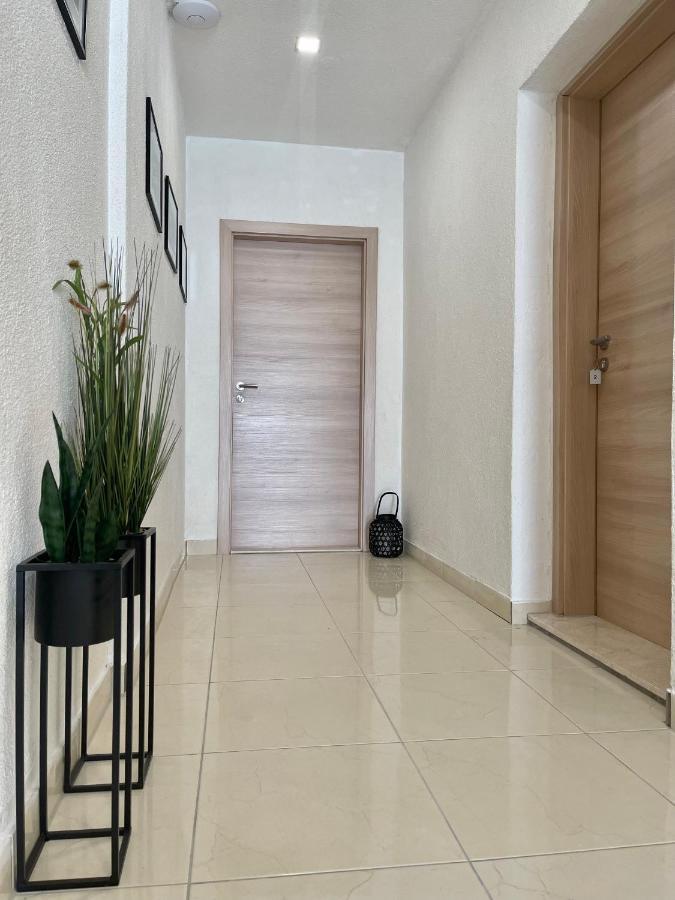 Apartmani “Kresimir” أوميس المظهر الخارجي الصورة