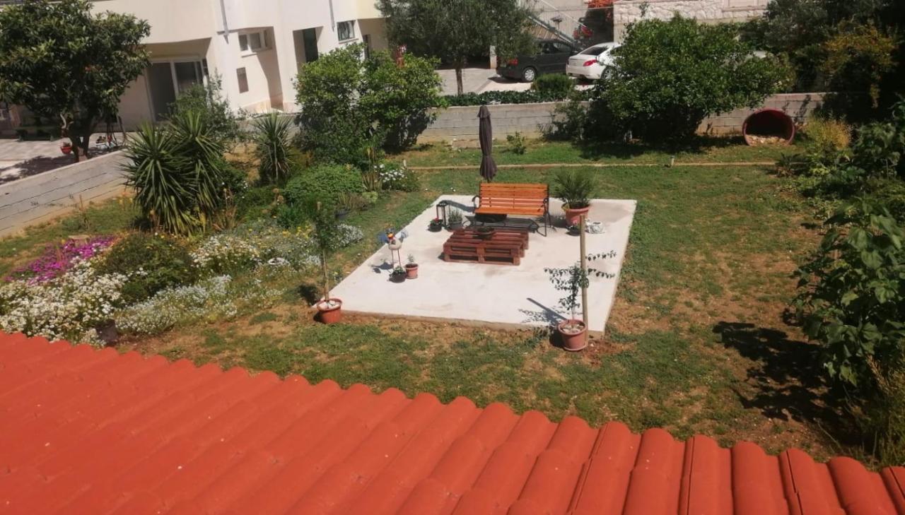 Apartmani “Kresimir” أوميس المظهر الخارجي الصورة